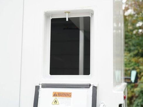 Used 2023 Mercedes-Benz Sprinter 3500 image 25