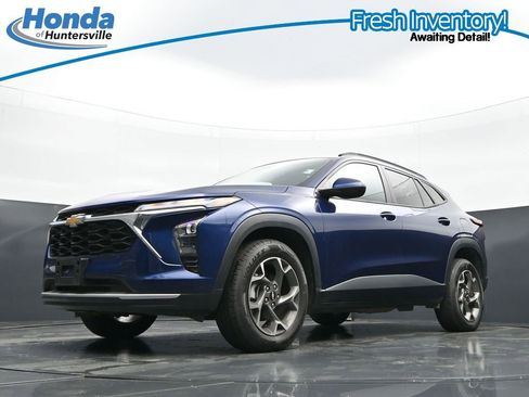 Used 2024 Chevrolet Trax LT w/ Driver Confidence Package FWD image 34