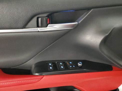 Used 2019 Toyota Camry XSE FWD image 19