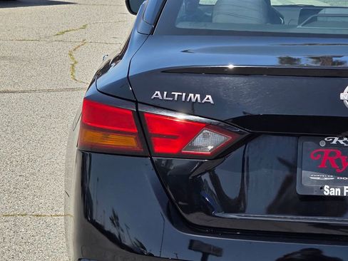 Used 2023 Nissan Altima 2.5 SV FWD image 8