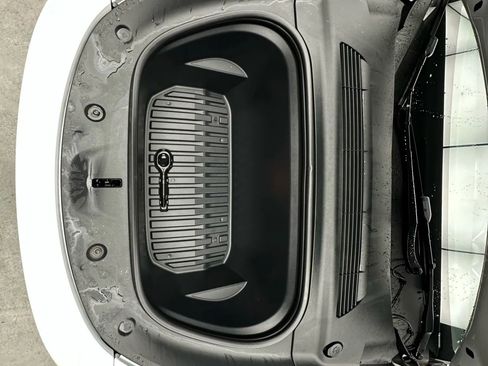 Used 2022 Tesla Model Y Performance image 40