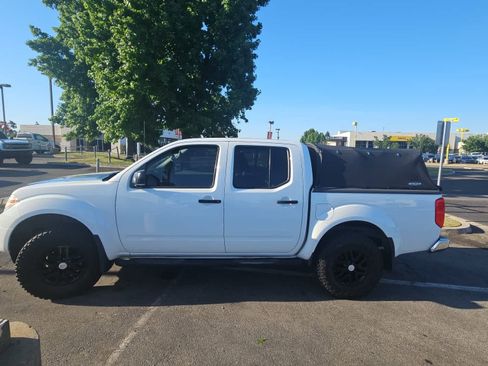 Used 2019 Nissan Frontier SV AWD/4WD image 5