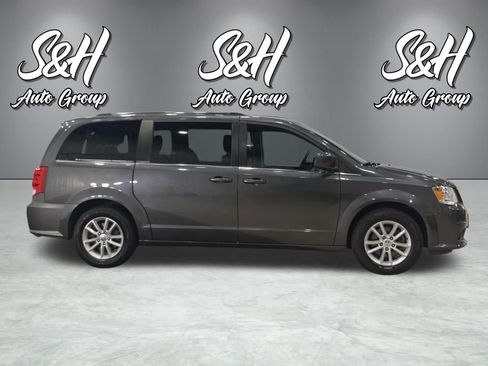 Used 2020 Dodge Grand Caravan SXT image 17
