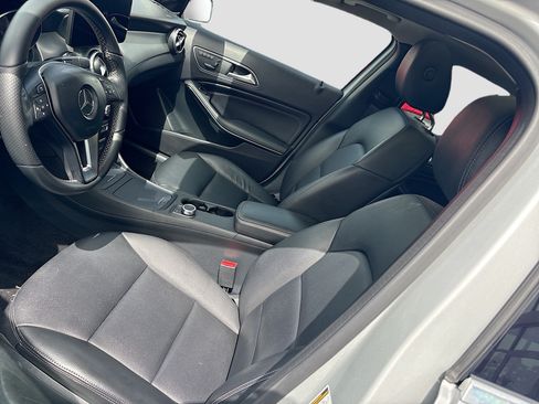 Used 2015 Mercedes-Benz GLA 250 image 18
