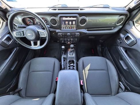 Used 2021 Jeep Gladiator Overland AWD/4WD image 2