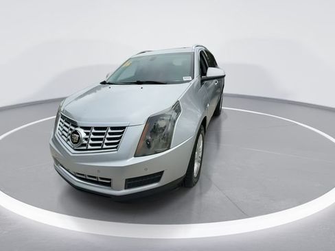 Used 2016 Cadillac SRX Luxury FWD image 3