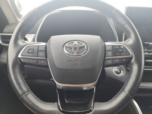 Used 2021 Toyota Highlander Platinum AWD/4WD image 17