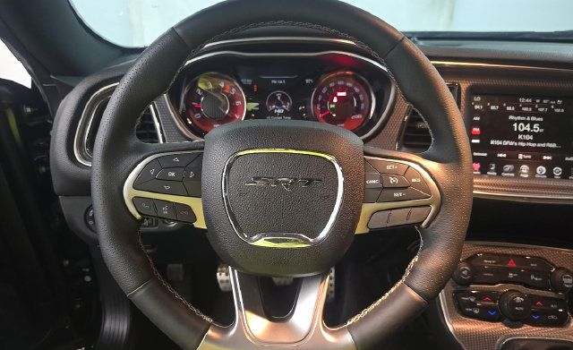 Used 2016 Dodge Challenger SRT Hellcat RWD image 7