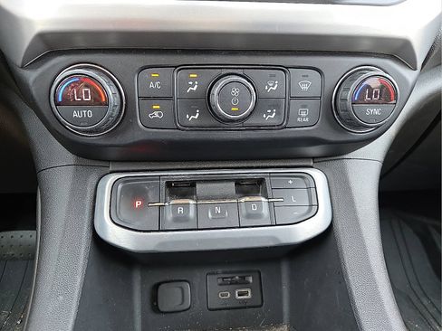 Used 2021 GMC Acadia SLT w/ Elevation Edition FWD image 18