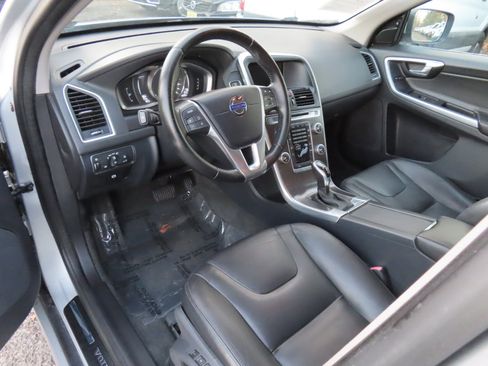 Used 2016 Volvo XC60 T5 Premier image 5