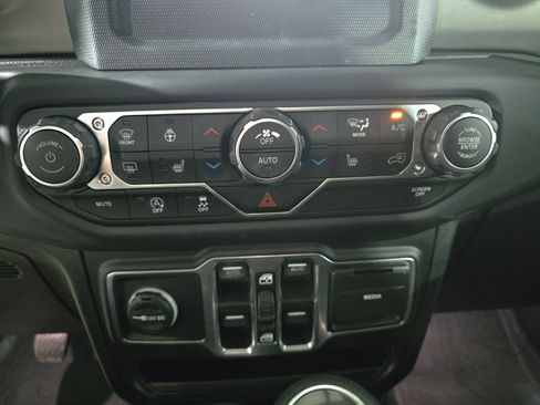 Used 2018 Jeep Wrangler Unlimited Sport S AWD/4WD image 21