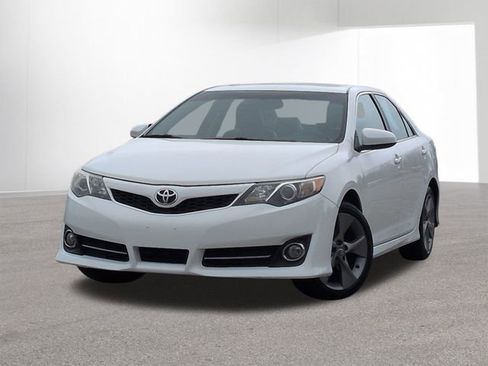 Used 2012 Toyota Camry SE image 1