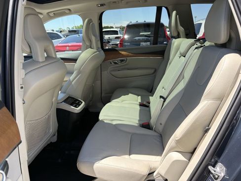 Used 2022 Volvo XC90 T6 Momentum w/ Advanced Package image 24