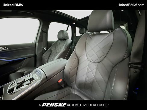 Used 2025 BMW X5 xDrive50e image 5