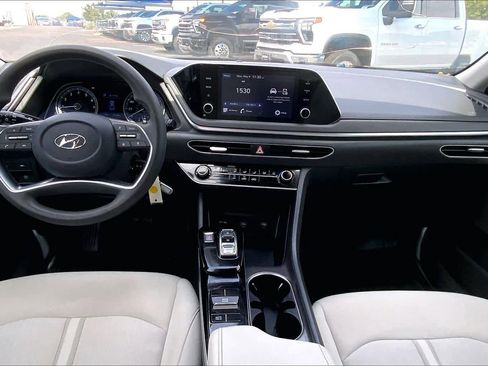 Used 2022 Hyundai Sonata SE w/ Preferred Accessory Package FWD image 15