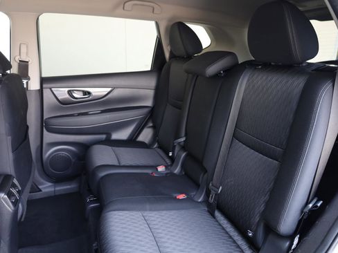 Used 2019 Nissan Rogue SV AWD/4WD image 20