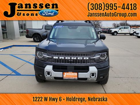 Used 2025 Ford Bronco Sport Badlands image 3