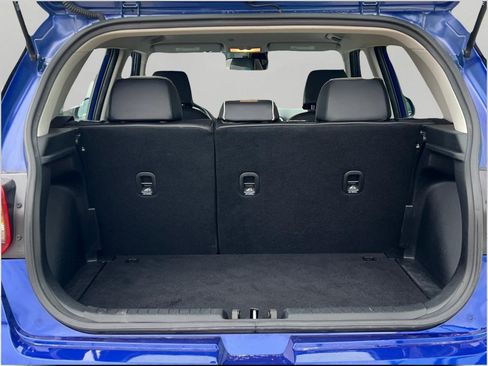 Used 2023 Hyundai Venue Limited image 36