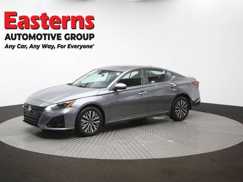 Used 2023 Nissan Altima 2.5 SV w/ SV Premium Package AWD/4WD image 57
