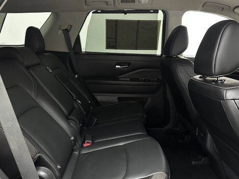 Used 2022 Nissan Pathfinder SL image 36