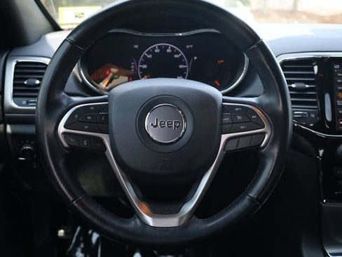 Used 2021 Jeep Grand Cherokee Laredo X AWD/4WD image 13