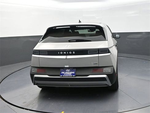 New 2025 Hyundai Ioniq 5 SE image 7
