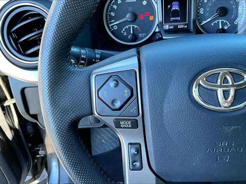 Used 2020 Toyota Tacoma SR5 image 17