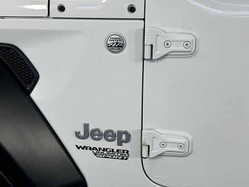 Used 2018 Jeep Wrangler Unlimited Sport S image 28