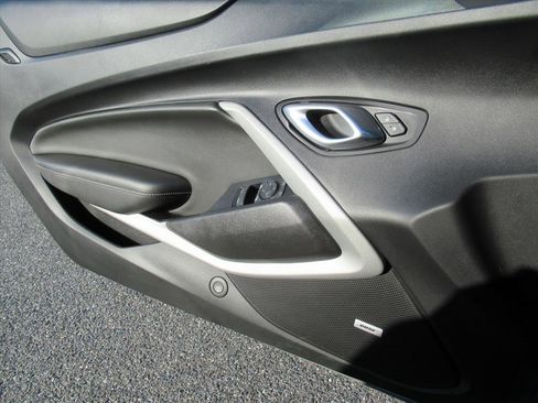 Used 2020 Chevrolet Camaro LT w/ Technology Package image 22