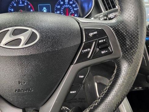 Used 2016 Hyundai Veloster Turbo FWD image 12