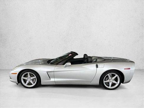 Used 2012 Chevrolet Corvette Convertible RWD image 2