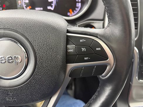 Used 2018 Jeep Grand Cherokee Limited image 36