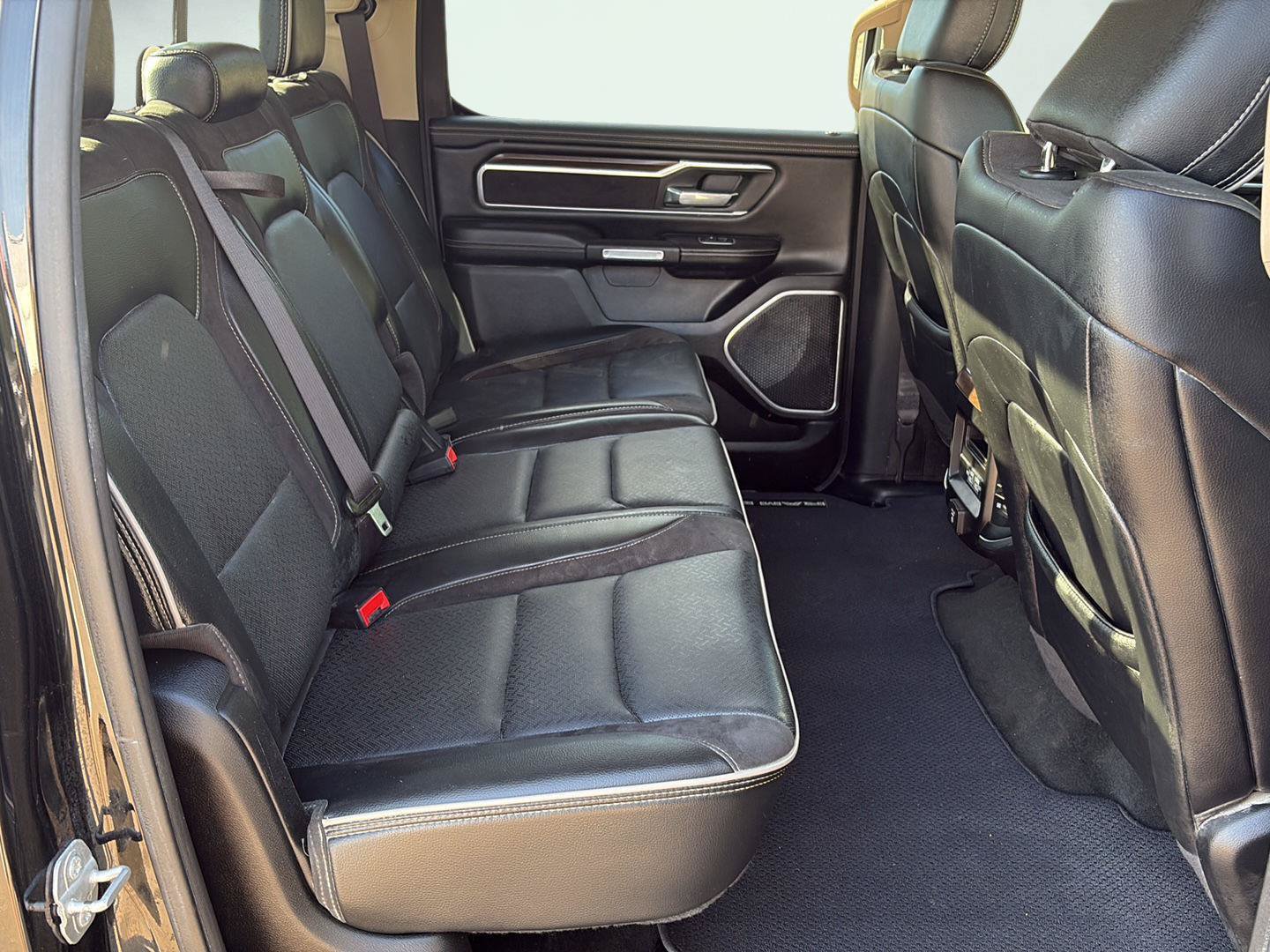 Used 2021 RAM 1500 Laramie AWD/4WD image 6