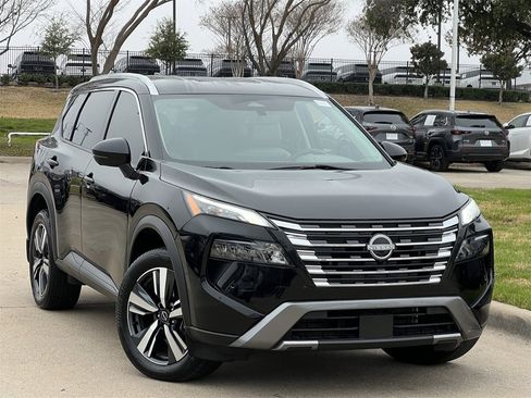 Certified 2024 Nissan Rogue SL image 2