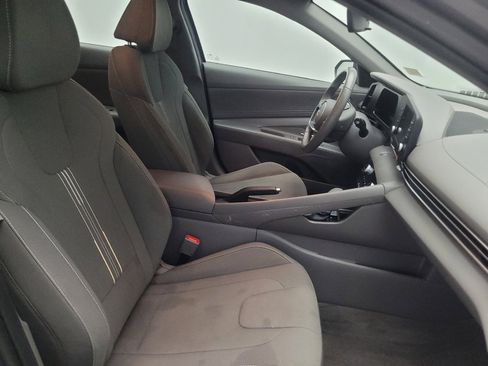 Used 2025 Hyundai Elantra Sport FWD image 21