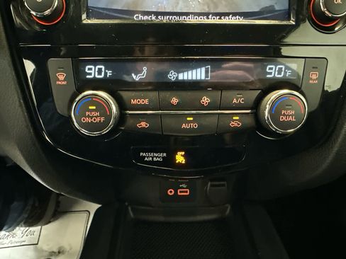 Certified 2019 Nissan Rogue SV image 22