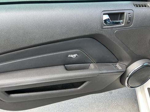 Used 2013 Ford Mustang GT Premium RWD image 8