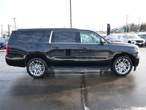 Used 2020 Chevrolet Suburban LT w/ Luxury Package image 6