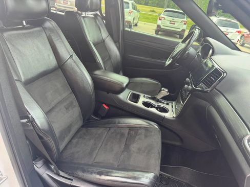 Used 2021 Jeep Grand Cherokee Laredo X AWD/4WD image 12