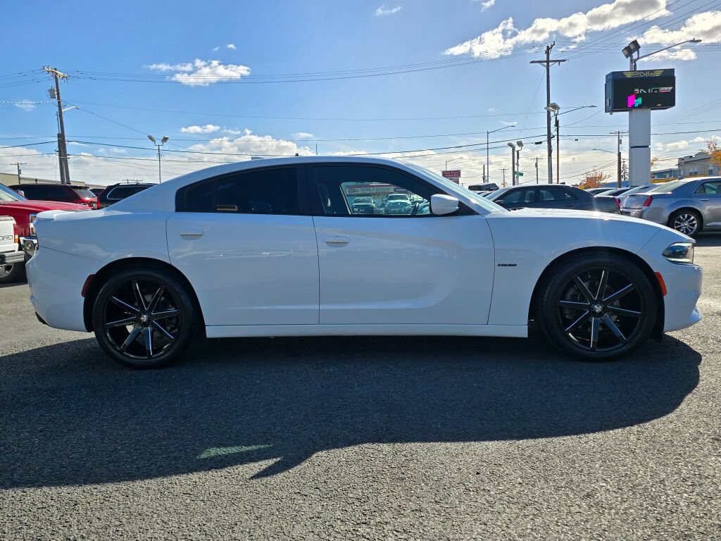 Used 2017 Dodge Charger R/T RWD image 5