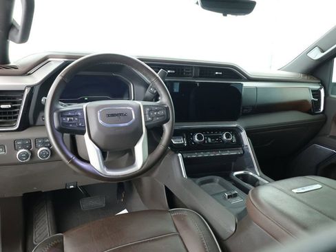 Used 2024 GMC Sierra 2500 Denali w/ Denali Reserve Package image 11