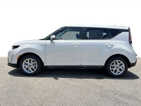 New 2025 Kia Soul LX w/ LX Technology Package image 19
