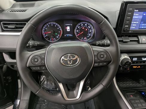 Used 2020 Toyota RAV4 XLE w/ Convenience Package AWD/4WD image 23