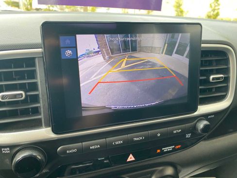 Used 2023 Hyundai Venue SEL FWD image 19