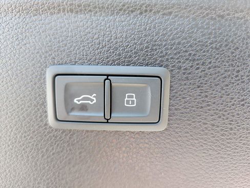 Used 2025 Audi Q5 Prestige w/ Prestige Package image 30