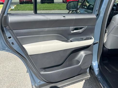 Used 2026 Toyota Grand Highlander AWD Hybrid image 14