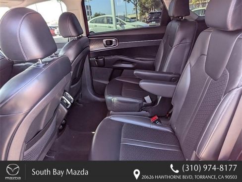 Used 2022 Kia Sorento S image 11