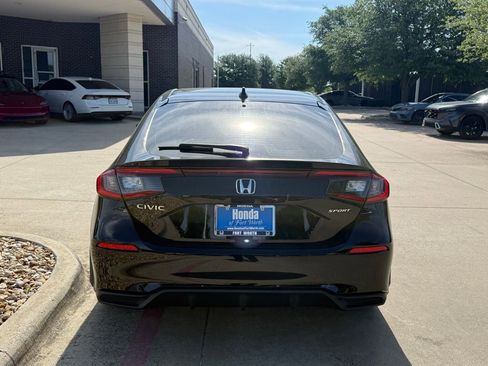 Used 2024 Honda Civic Sport image 4