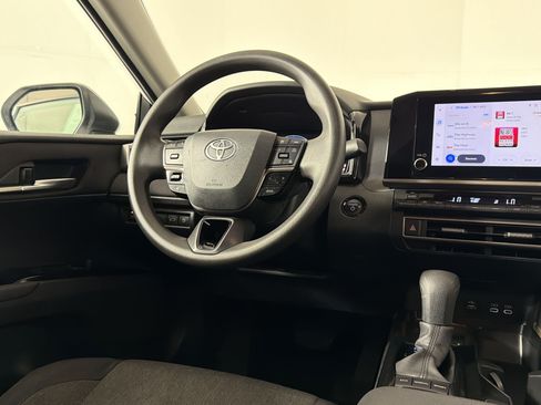 Used 2025 Toyota Camry LE FWD image 27