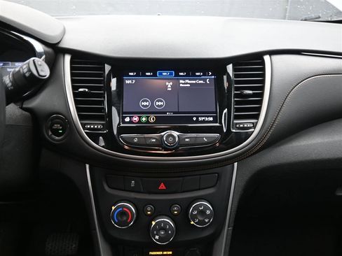 Used 2020 Chevrolet Trax LT w/ Driver Confidence Package image 13